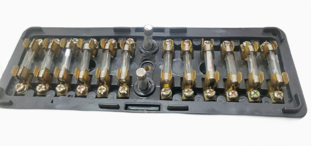 Genuine Hella 12 Way Circuit Fuse Box With 14 Glass Fuse 10Amp Truck Tractor